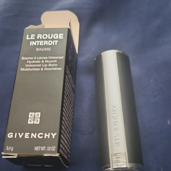 Givenchy Le Rouge Interdit - Picture 1 of 5